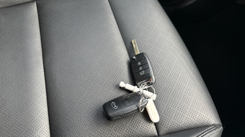 Kia Rio 1.4 3 5dr Auto [6 Speed] Petrol Hatchback